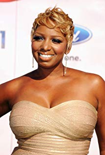 How tall is NeNe Leakes?